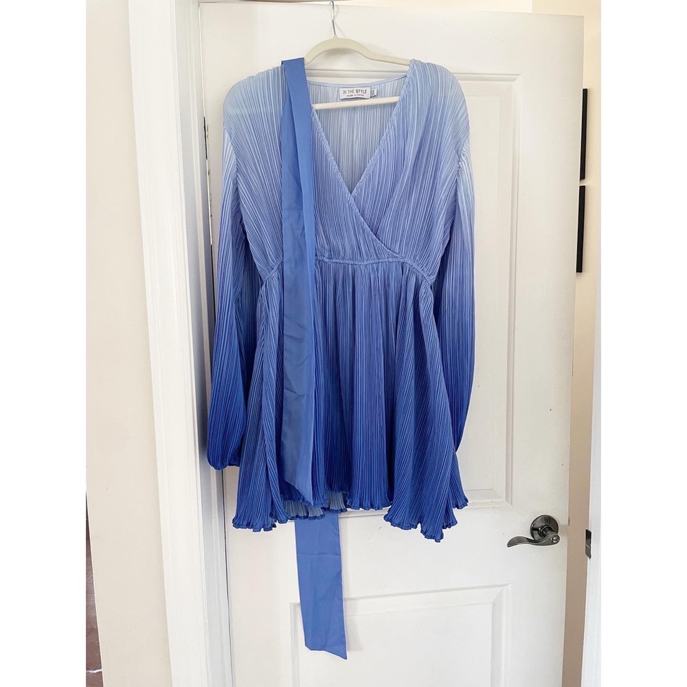 Never worn blue ombré balloon sleeve dress